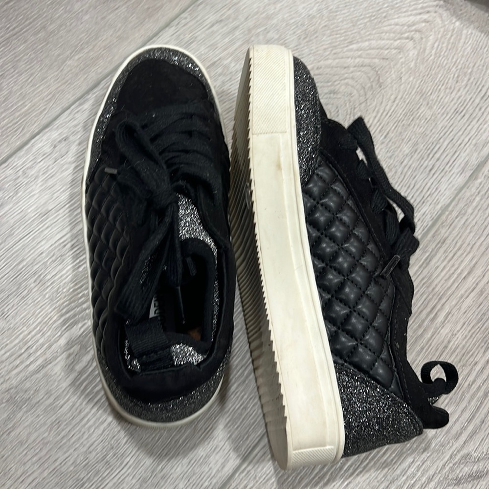 Girl, Steve Madden size 2